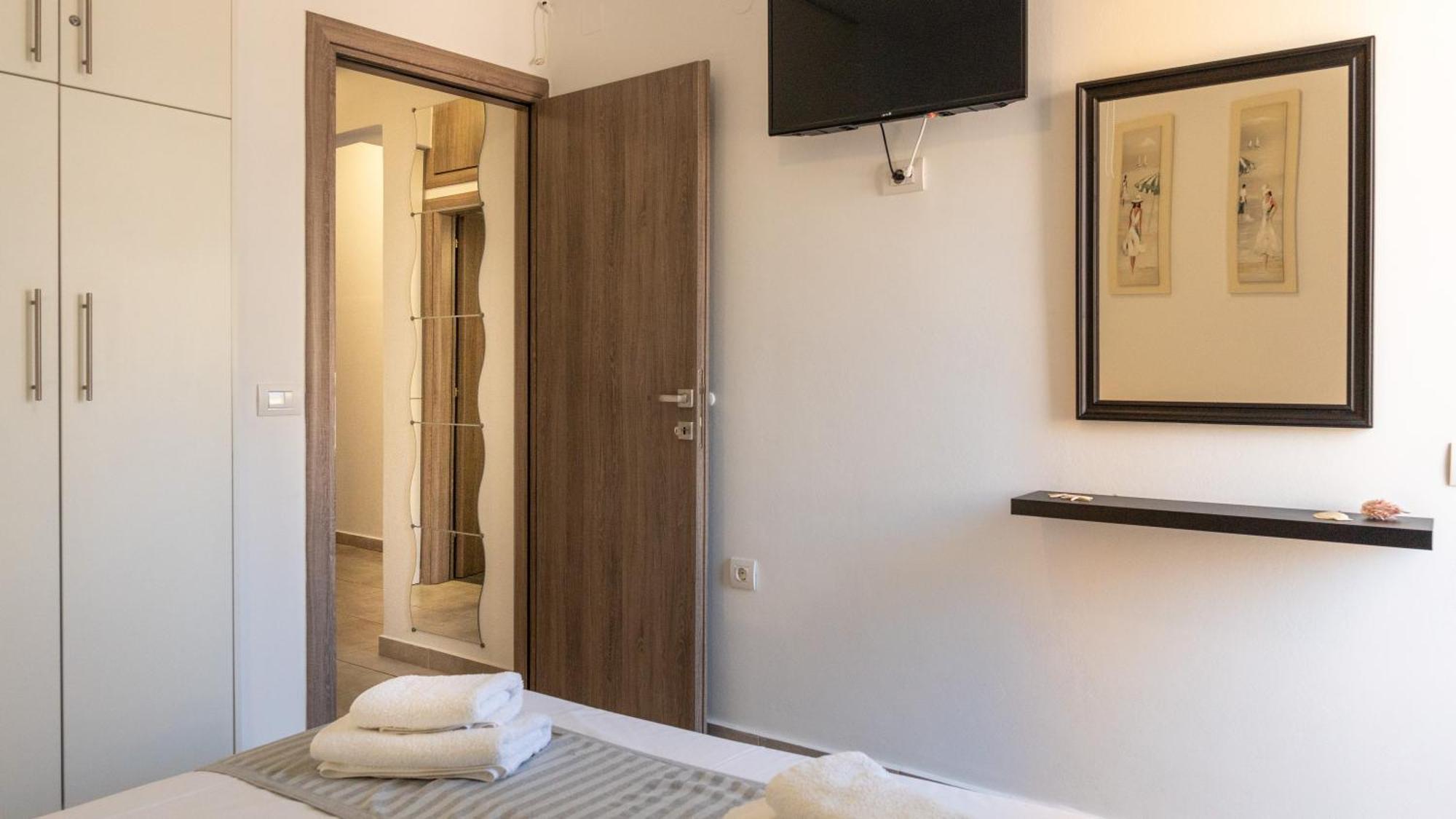 Theofilos Apartment Sitia  Dış mekan fotoğraf